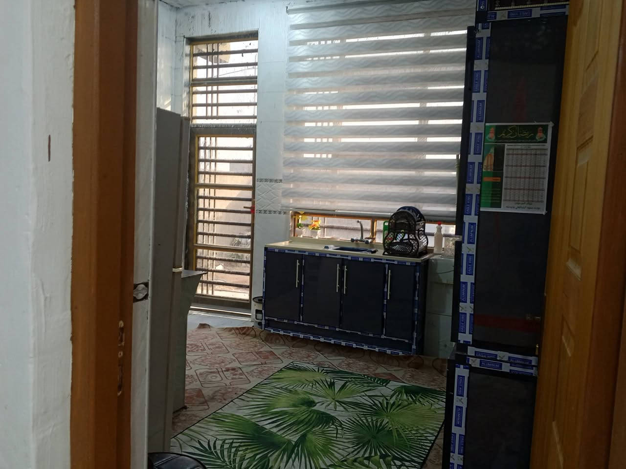 السلام عليكم للبيع بيت حي العدل مساحه 300 متر بناء حديث كافه الخدمات ماء كهرباء تبليط للاستفسار ***********
