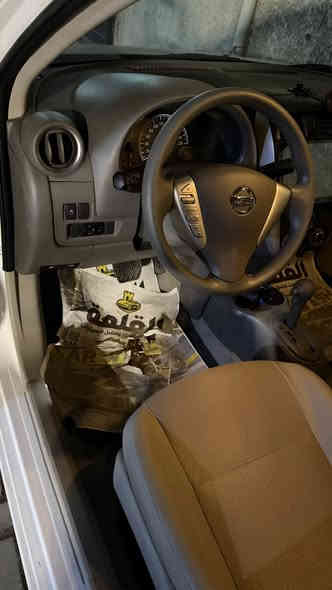 للبيع نيسان سني هندي سيارة بعد أخت لسيرو
مكفوله كفالة عامه ماشية ١٠ الف تحكم ستيرن شاشة ايباد اصليه

كاميرا خلفية السعر١٣٧ ورقه وبيها مجال مكان الحرية رقم ***********
