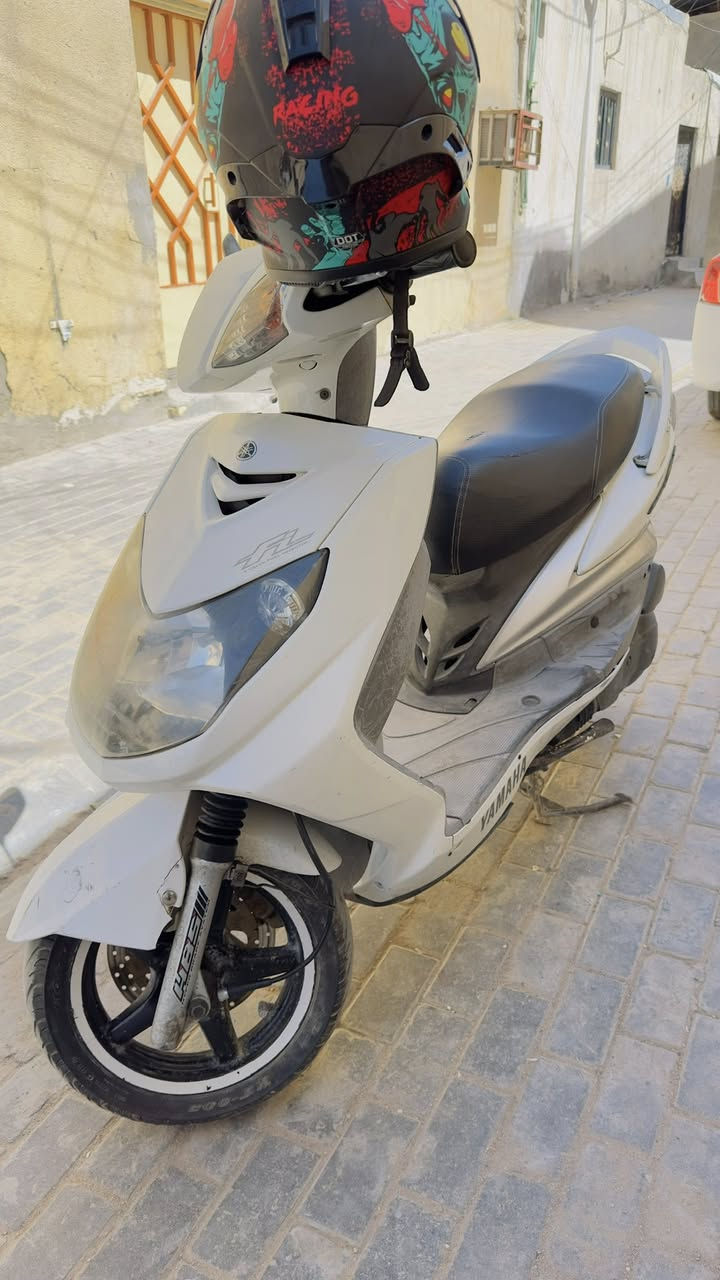 سگنس فحل نوزل ياماها 2009
مكينه ما مفتوح بيها برغي دراجه مال رمبه ونضيفه  ومعتني بيها من بانزين محسن ودهن وادامه  السعر 1ونص وبيها مجال 
ولخوذه هم للبيع
رقم الهاتف ***********

