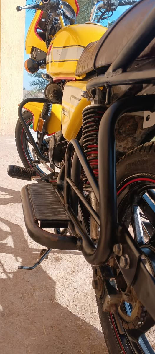 ياالله سلام عليكم دايوان للبيع موديل 22وراق صولي كهربايات كلهه شقاله لسعر مليون 450وبيهه مجال الستفسار ***********
