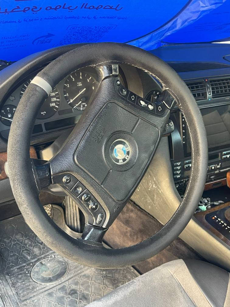 كاسحة 730 V8 
موديل 1995
سنوية 2030
رقم سليمانية هزه وبراد جديد
محرك وكير شرط
طخم امامي خلفي مع دبلات وبولبرينات وفلنجات ودسكات ودرايف شفتات كلو جديد
 تدفئة وتبريد كشنات بلادي مخمل كهرباء هيتر كشنات
طخم تاير جديد
السيارة صبغ عام ضرر جاملغ الخلفي وجاملغ امامي تبديل 
صيانة منضومة البانزين بالكامل 
منضومة الماء كلها جديدة واتربم ومي اصلي 
دهن كير وفلتر مبدل
مكان السيارة موصل
السعر 78
هاتف 
***********
*********** موصل, نينوى
