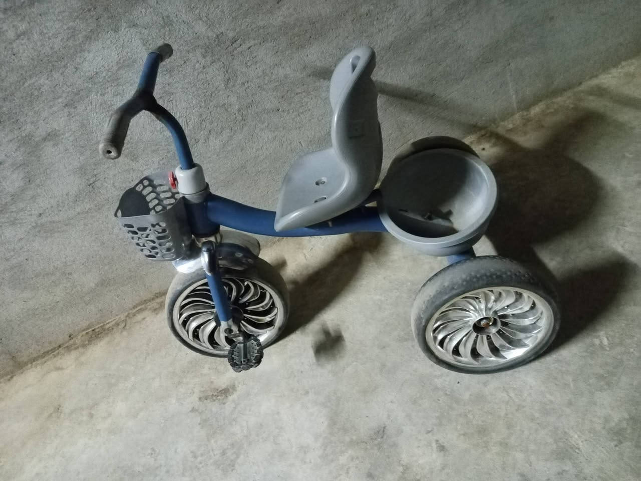 بؤ فرؤشتن بي عةيبن كةورةكة ئةروپي ئةسلة كي ويستي بةيوةندي بكات يا مةسج بنيري ***********
