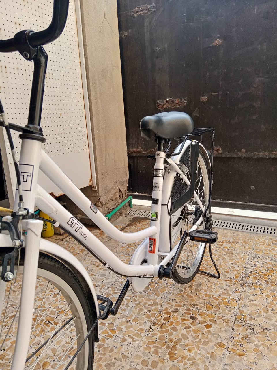 سلام عليكم بايسكل بناتي حجم26 البايسكل نضيف كلش رايده 110اوبي مجال مكاني بغداد الشعب رقم***********
