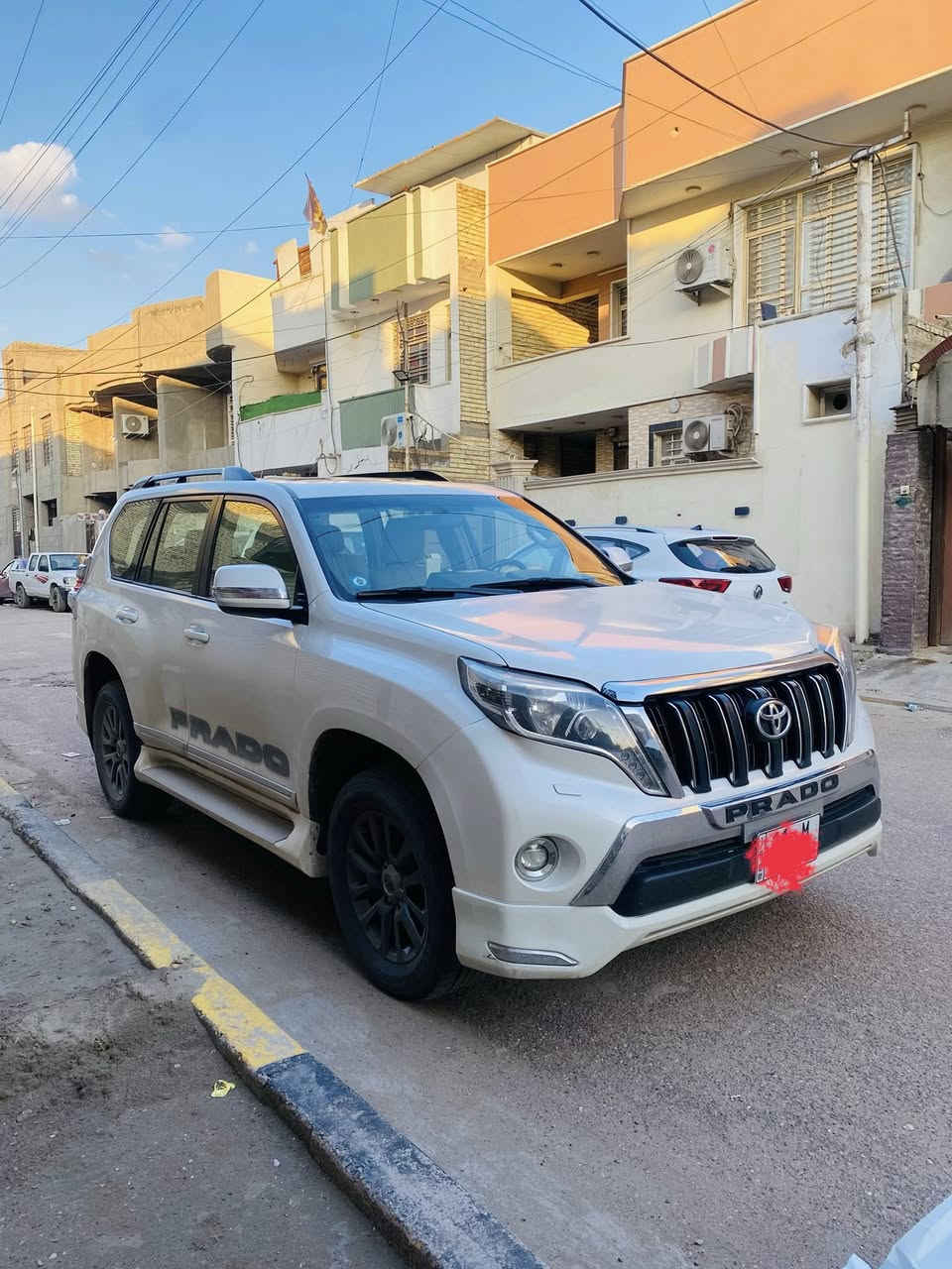 السلام عليكم
برادو موديل 2015
كفاله من الصبغ بيها بارد بالباب عكس السايق سونار موجود بالمنشور 
فول 1 ع 1
6 سلندر ماشيه 66 الف حقيقي 
جديدة السياره وبالعافيه ع الياخذهة
سعرها 300 رقم بغداد بأسمي تحويل مباشر مكان سياره بغداد البلديات 
للاستفسار ***********
