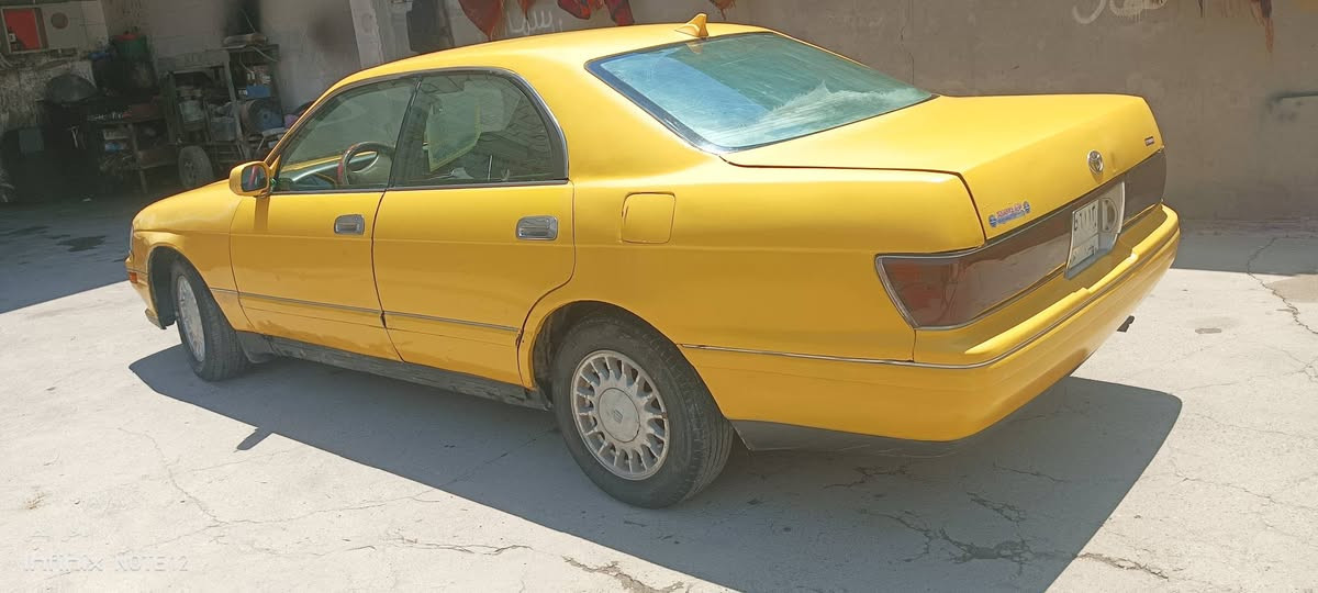 السلام عليكم بطة للبيع موديل 2000 رقم بصرة سنوية ساقطة بال21 راعيه موجود تحويل ثاني يوم سيارة مكفولة من الگص و نقل جثة و كافة الاصوليات مكينة و گير بالكارتون تبريد نقص بوريات فقط كمبريسر جديد  تخم تاير جديد حدادية خير من الله دشبول و بطاين خير من الله كهربائيات كله شغالة بانزين كيلو متر حماوه شغال سيارة خير من الله مال شغل السعر 26 و بيه مجال للاستفسار اتصل على الرقم *********** مكان السيارة بصرة قضاء الصادق بني منصور
