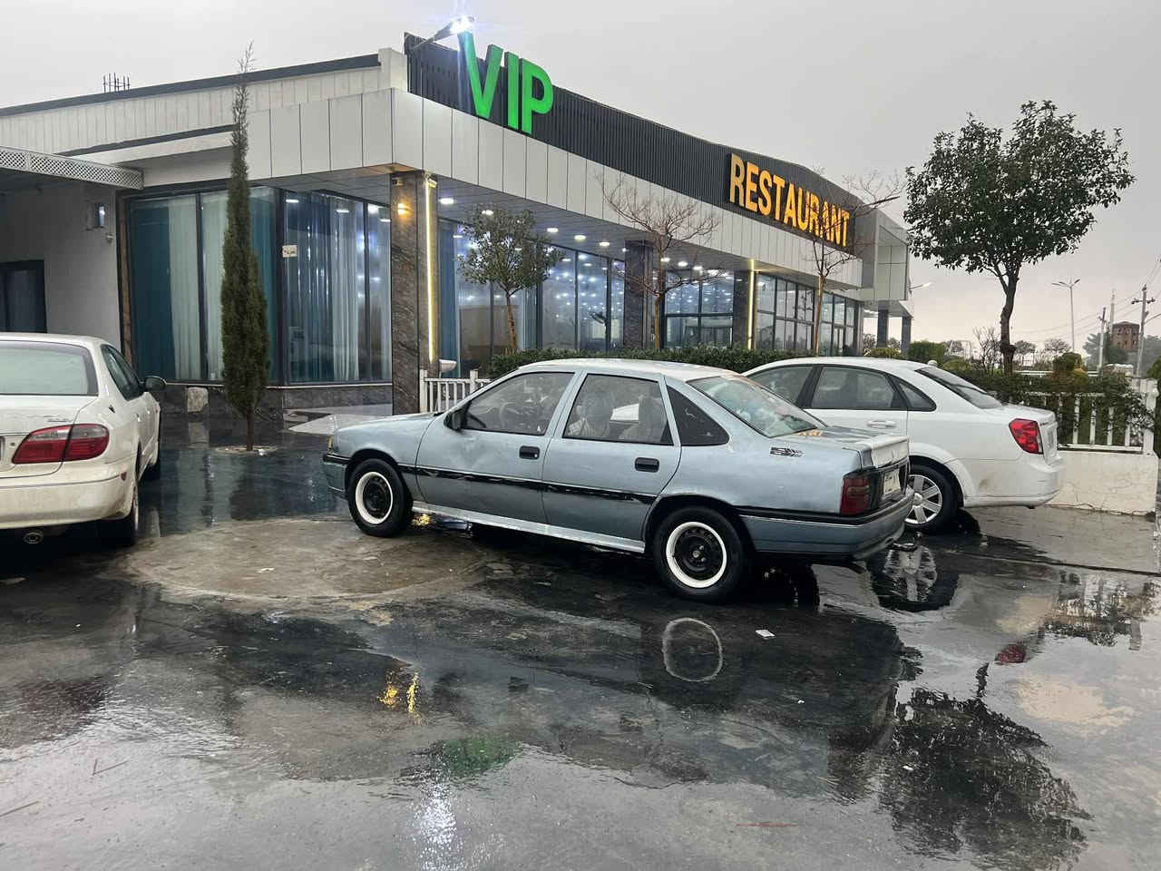 سلامي خوا له هةموو لايك ئةوبل مكينه 16 مؤديل 1992 ئارام بلاستيك سليماني به شةرت گيرو مكينة و تاخم بيشي تازه داگيراوه كامل تةرجيل بلوتوز  جوار مةسةماعة ئيشةكات ناوي له دةروه جوانتره فلجه گةرمي لايت فولي ئيشارةت هةمووي ئيشةكات  جوار تاية و ويلي تازه دينار مةسروفي نيه بؤ فرؤشتن   زماره ***********جواب كؤمينت نادةمةوه وره جات له خزمةتام
