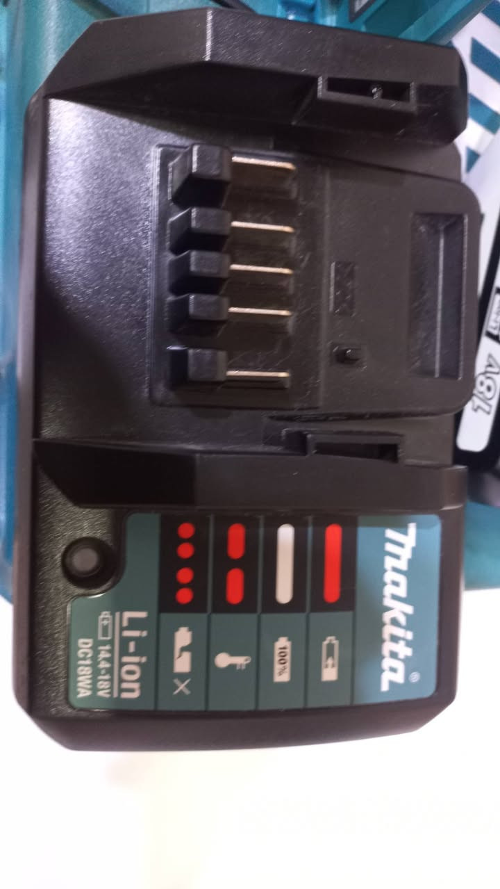 البيع جديد لوك  شاحنه مع بطارية  ***********
