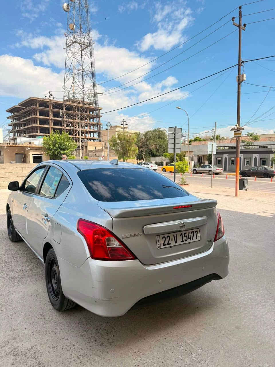 Nissan sunny 
مۆدێل 2024 جەمپێکی خەفیفی پشتەوەی هەیە 
دەرکەی لای سایەق سبوغە کەمێک ناوی گرتووە زۆر کەم لەگەڵ بستەک جامڵغ ساڵیانە و فەحس تاوەک و 2030 ،
سەیارەکە زۆر پاکە 
19000 نۆزدە هەزار ڕۆیشتووە 
نرخی 113 مەجالێکی برایانە.
ژ.م *********** أربيل, العراق
