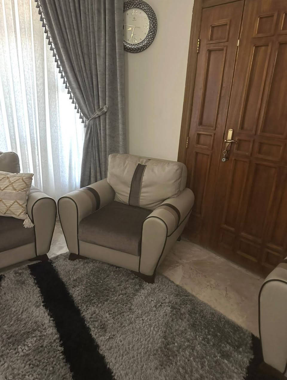 خم قنفات ١٠ مقاعد تركي بدون ضرر بسعر ٣٢٥ مكانه بلديات ***********
