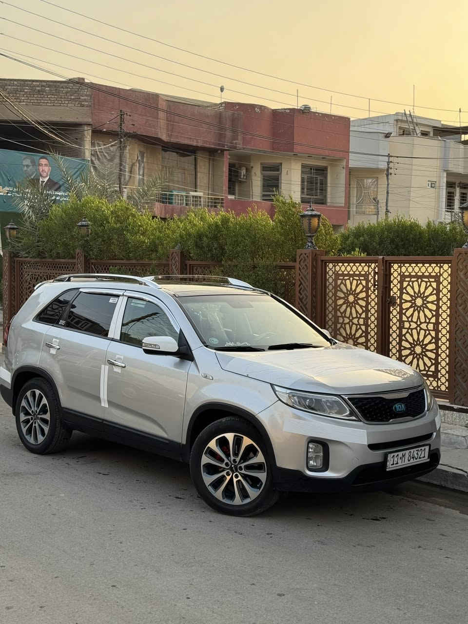 سلام عليكم
للبيع سورنتو 15 خليجي  سعر 133
6 سلندر بغداد بسمي 
بانوراما 
شاشة جبيرة 
كشنات جلد 
فور ويل 
ماشية 97 كيلو 
7 راكب 
3 قطع تبريد 
سيارة بيها صبغ قطع ابيع حزااام. 
مكاني بغداد  سعر 133
***********
