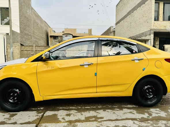 السلام عليكم 
للبيع هونداي اكسنت 
موديل 2015 
خليجي بدون ضربه 
السياره جاهزه من كلشي ونظيفه حيل
تخم تايرات كامره خلفيه شاشه مسجل  
جام كهرباء ويل نظيف الكشر كدامكم 
تحكم ستيرن الداخل بيجي نظيف 
المحرك دوش 
التواصل واتساب ***********
