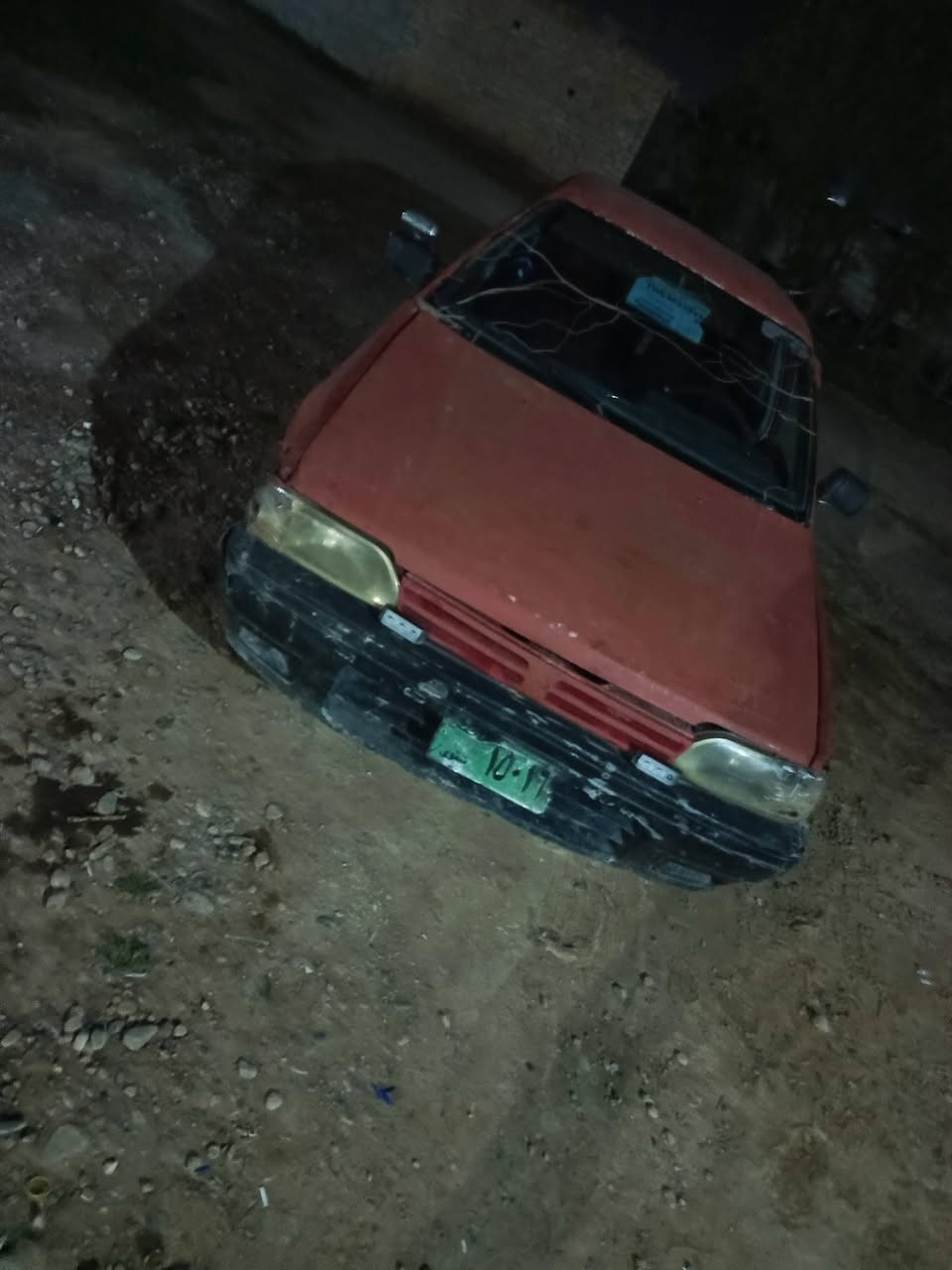 سياره نيسان للبيع 
شرط محرك وگير مراوس او بيع شعدك نزل ***********
