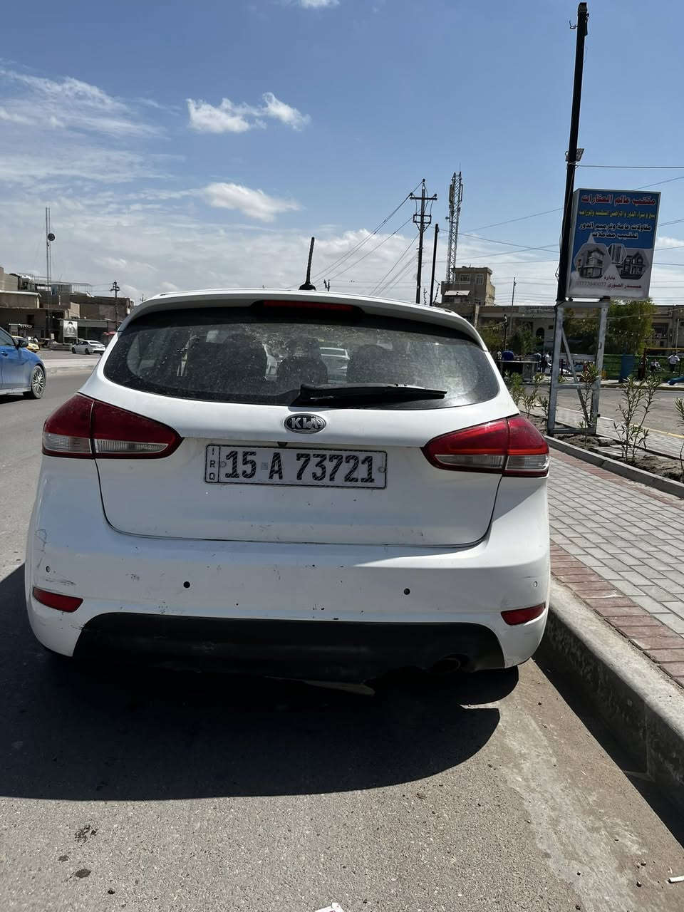 السلام علكم فورتي هاج باك للبيع حادث امريكاه جاملغ خلفي وجنطه وبل عراق  نضربت جاملغ امامي وبنيد وبيها هسه كم طخه بسيطات موضحهن بصور موديل 2017  كير ومكينه نضيفات مكاني بغداد حي اجهاد  عرضها ب٩٠ وبيها مجال تواصل وتساب *********** وعل خط ‭٠٧٧٤ ٤٩٣ ٦٨١٣‬
