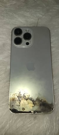 ايفون 16 برو ماكس شاشه محروگه وقافل ايكلود خلي سعر وبالعافيه عليك 0780...