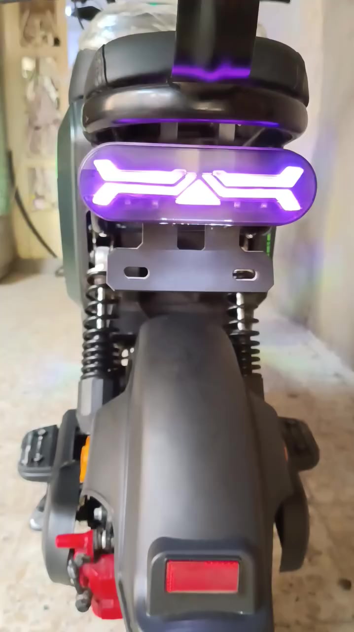 السلام عليكم R9مديل 2025 لون زيتوني
موصفات
عداد حقيقي 60 
ملف 1200
5بطاريات 25v12امبير
لايتات زنون
دبلات رياضيه 
ملاحظه/دراجه مابيه اي خلل ولا داخله تصليح بيه فقط بطاريتين تعبانات يحتاجلهن تبديل السعر 300وبيه مجال للاستفسار *********** مكان بصره حيانيه مو شراي لا يتعبني💯
