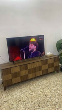 ميز شاشة • خشب MDF • ١٨٠×٦٠×٤٠