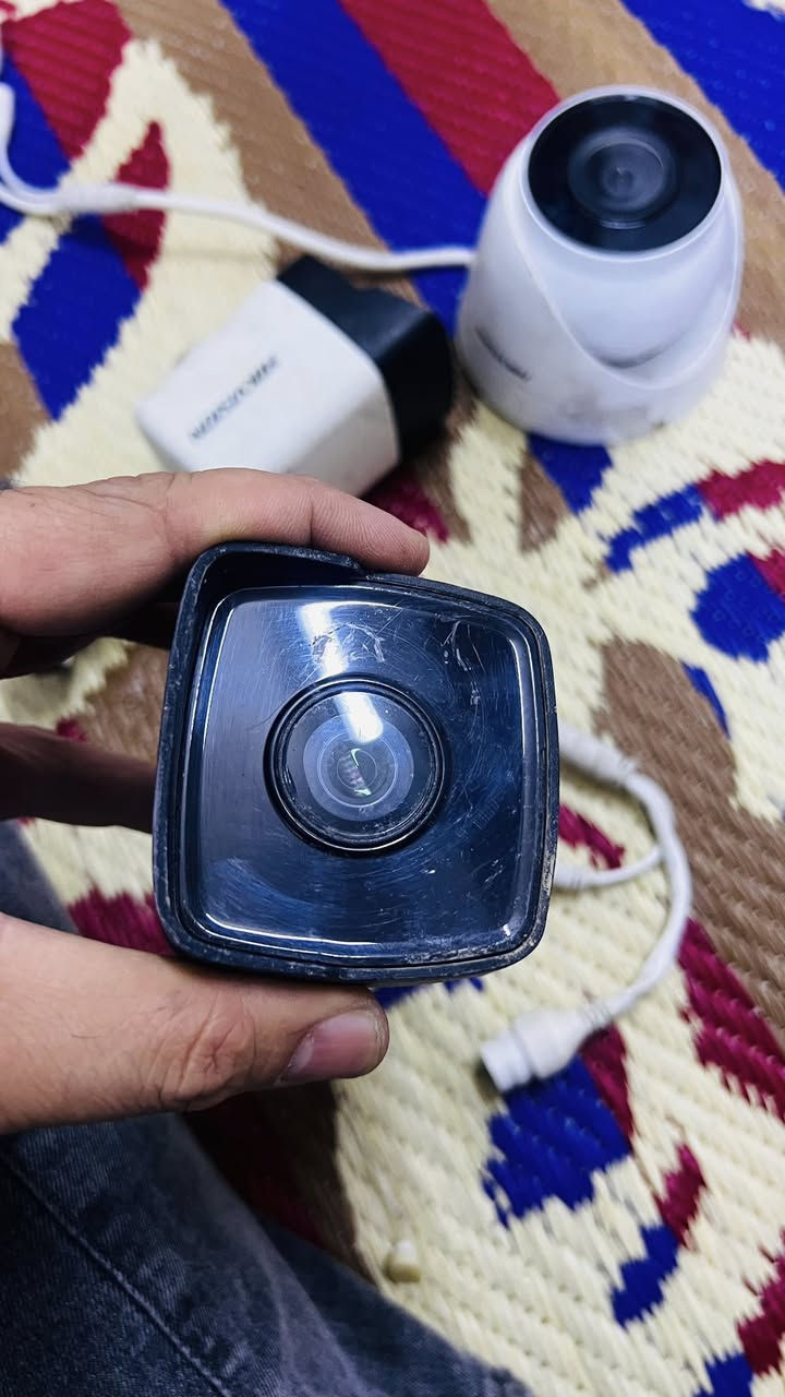 3 كامرات من شركة هاك فجن وحده منهن داخليه و2 خارجيات نضيفات جدا محدثات وباسور موجود وياهن الوحده عل 30 الف عنوان بغداد.م.الصدر


**إذا كنت صاحب هذا الإعلان وتريد حذفه لأي سبب، رجاءا أرسل رسالة إلى الدعم الفني**