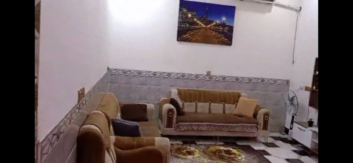 للبيع
بيت ٢٠٠ متر بناء حديث ع ساحه ومطلوب إسكان بظهر شارع الكفاح السايدين الصب للبيع او مراوس بقطعه حسب القناعه للاستفسار الاتصال ***********

