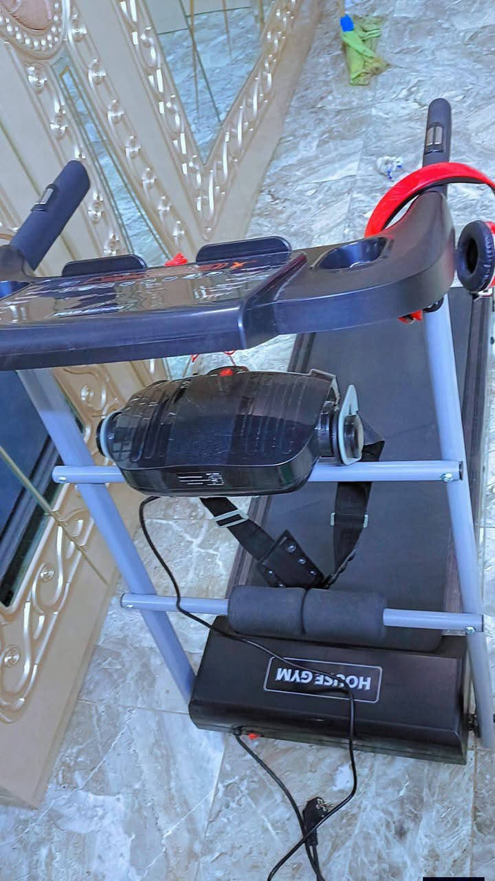 جهاز جري  نضيف جدا  استخدام ١٠ ايام فقط 
شركة هاوس جم 
يتحمل وزن ١٢٥ كيلو حقيقي 
رجاج ومذيب الشحوم 
السعر ٢٦٥ 
المكان الفلوجة


**إذا كنت صاحب هذا الإعلان وتريد حذفه لأي سبب، رجاءا أرسل رسالة إلى الدعم الفني**