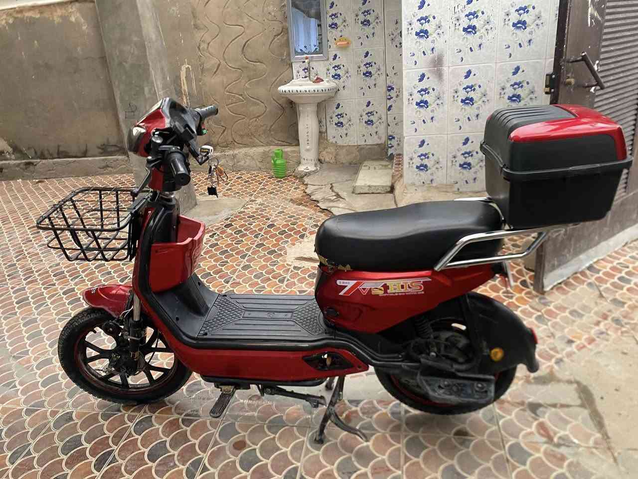 السلام عليكم دراجه للبيع التصل***********
