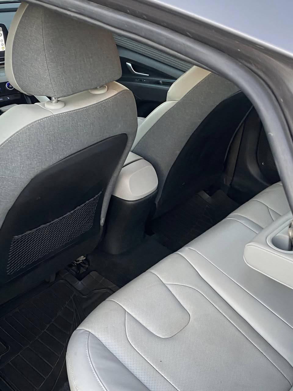 النترا لمتد 🔱 موديل 2023 لون شمباني للبيع
اعلى مواصفات بالنتراالسيارة حرة بدون رقم تترقم اي محافظة ايرباك بردات اليمين واليسار اربع قطع صبغ بها بدون كص او تبديل 
السعر140$ ورقة السعر قابل للتفاوض بالمعقول للاستفسار  *********** واتساب / عادي

صديقي العزيز اذا عجبك المنشور او لم يعجبك نورتنا بمرورك الكريم واترك اثر طيب يدل على سمو اخلاقك الطيبة

 مواصفات لمتد limited
١-بصمة تشغيل ابواب وصندوك. (بصمة ابواب لمس) 
٢-فتحة سقف ( سلايد روف ) 
٣-محرك 2000 دوش
٤-كاميره  خلفية دوارة
٥-رادارات 360 درجة ( امامي جانبي خلفي ) مع مانع التصادم الامامي والجانبي والخلفي
٦-التحذير عند فتح الباب 
٧-تحكمات ستيرن 4 جهات 
٨-دشبول شاشة 4 وضعيات للعدادات
٩- 3 وضعيات قيادة ( عادي سبورت ذكي ) 
١٠- مثبت سرعة ذكي ( التحذير عند مغادرة المسار )
‏١١-Auto Hold حساس الازدحام
١٢-الهاند بريك بصمة
١٣-شاشة بلازمة حجم كبير لمس تدعم نظام الابل كار بلي والاندرويد اوتو بدون كيبل يربط التلفون واير ليس و GPS  
١٤-شحن واير ليس 
١٥-ويل كب ١٧ مميز 
١٦-نظام الصوت Bose عدد السماعات 8 
١٧-تشغيل عن بعُد 
١٨-اشاير بال مري
١٩-اضواء ترحيب عند الاقتراب 
٢٠-لايت لد 3عدسات وسكنات لد 
٢١-كشنات جلد لون ابيض
٢٢-نقطة عمياء
٢٣-تدفئة بالكشنات
٢٤- لد متغير الالوان 12 لون على طول الدشبول
٢٥- كير اوتماتيك و S عادي
٢٦-تحديد مسار وقيادة ذاتية  ورادار امامي 
٢٧- مانع انزلاق
