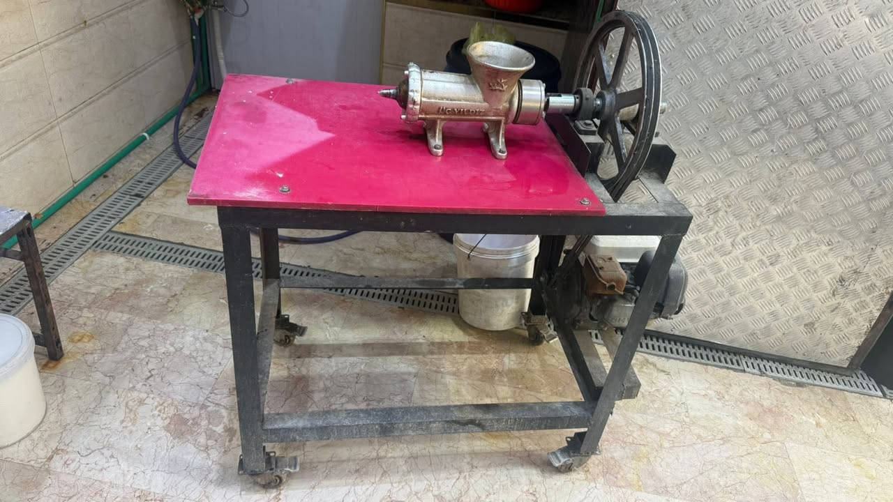 السلام عليكم للبيع نضيفه مكاني زعفرانيه سعره 250 للتواصل ‭0771 508 0738‬
