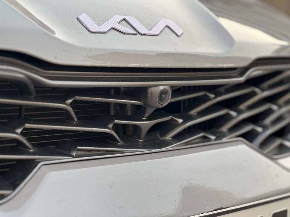 نــوع الــمـركـبة:- K5 - GT
الـــــمــوديــــل:-2024
حــجـم الـمـحرك:- Turbo 2500
الــــعـــــــــداد:25 الف
الايــــربــاكـــات:-ستيرن فقط 
الـــــــوحـــــــة:- اربيل ( شرط التحويل او وكالة  )
 السعر  💲 💲

- بصمه تشغيل + ابواب
- تشغيل عن بعد ( Remote Start )
- بنوراما فتحتين 
- داخل جلد ( جملي )
- كشنات كهربائيه للسائق والراكب مع خاصيه التخزين memory مع تدفئه + تبريد بالكشن مختم GT
- تدفئه بالستيرن + تحكم ستيرن جهـتين 
- شحن لاسلكي
- لايت زينون ٣ عدسات ديناميكي ذكي وحساس تشغيل لايت تلقائي في حال 
- كشافات زينون
- بك لايت لد متصل
- 5 كاميرات محيطيه 360ْ
- رادار امامي + خلفي + جانبي مع خاصيه العرض view
- نظام النقطه العمياء مع تحذير الاصطدام مع خاصيه التوقف التلقائي 
-حساسات امامي +خلفي 
- مثبت سرعه ذكي تفاعلي مع الرادار 
- نظام كشف حركه المرور الخلفيه توقف ذاتي عند مرور شخص او سيارة من الخلف 
- مساعدة البقاء في المسار في حال عدم الانتباه 
- مساعد الخروج الامن عند فتح الابواب 
- شاشة وسطية 10.25 إنش تدعم Apple CarPlay & Android Auto 
- خاصيه التحكم بصوت المحرك عن طريق الشاشه Active sound design ٣ وضعيات 
-نظام صوتي محيطي من شركة Boose العالمية عدد 12 سماعة
- درايف مود ٤ وضعيات للقياده 
‏Normal,sport,sport plus ,custom 
- نظام ترحيب عند الاقتراب فتح الاضواء والمري 
- فتح الجنطه عند الاقتراب
- مري شفط + قلاب 
الضرر  بنيد مبدل فقط 
السعر 208$

***********
العنوان:-بغداد-كرادة
