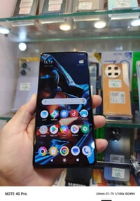 بوكو اكس٥ برو • ٢٥٦ جيجا • شاشة امولد ١٢٠ هرتز