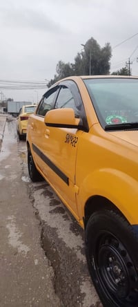 ) عندي سياره ريو موديل (2009) للبيع محركها( 16)ضررها نص باب جانب الساي...