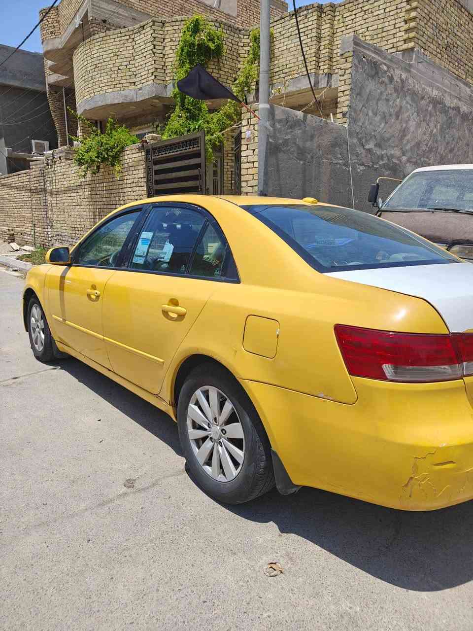 السلام عليكم
سوناتا للبيع موديل 2008 امريكي محدث10 بأسمي
 هيئه وغرامات مصفر تبريد شغال گير ومكينه قبل 6 اشهر شادهن 
السعر 83 ورقه
 وبيه مجال مكاني كوت 
للاستفسار ***********
