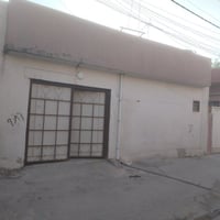 منطقة الطيران • ٣ غرف • حوش كبير مغلف