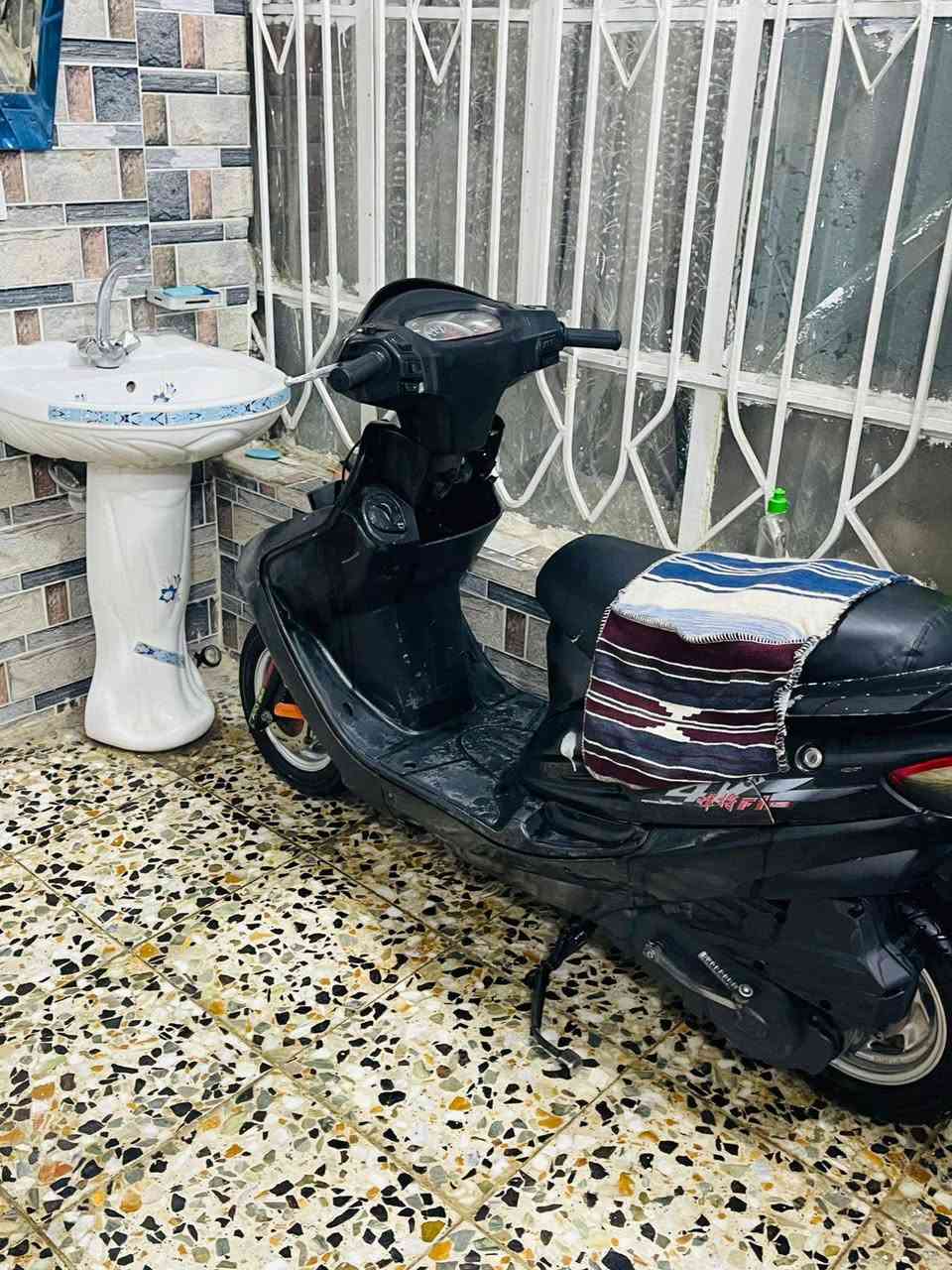 فراشة سيام محرك بلجيس مال حاوية لا تنقيص ولا تبخير شلعة ومعدل صالنصة (FM) رياضي كهربائيات شغالة نكرة سلف زوج تايرات جدد عوزهة فقط كفرات السعر (300) وبيها مجال بيع او مراوس مكاني نجف للأستفسار (***********) او واتساب
