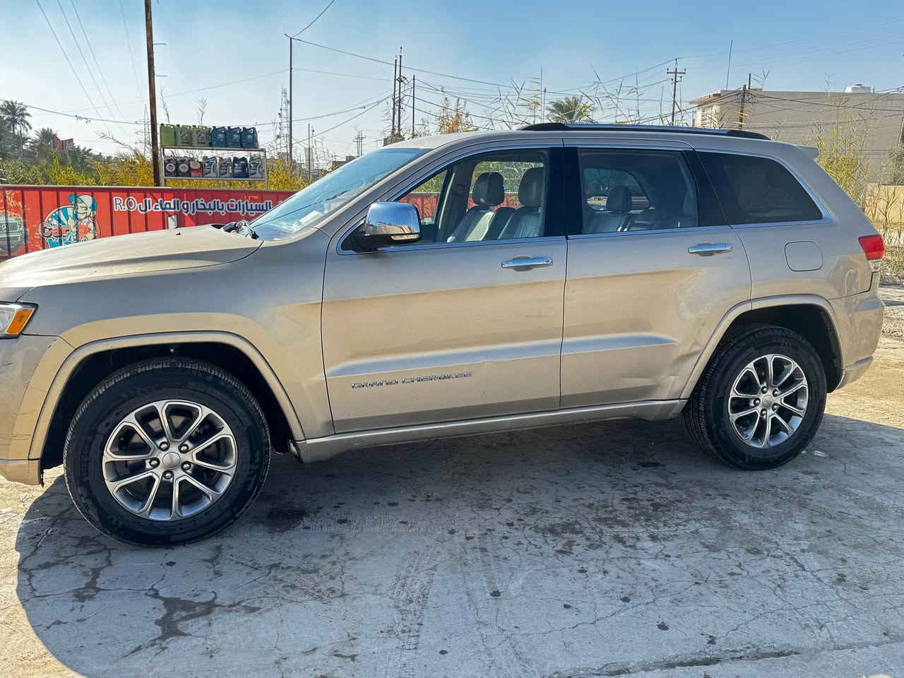 جيب شيروكي كراند لمتد  امريكي ضربتها بنيد وجاملغ 2015 معلايه 2018 ب اسمي السياره جاهزة من كلشي 
*********** تواصل واتساب بغداد, العراق
