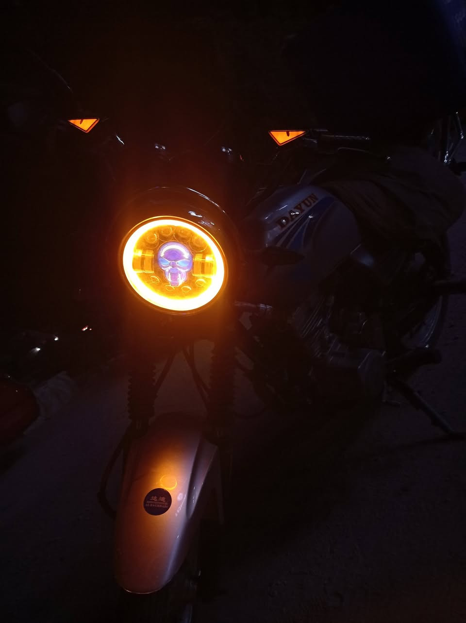 السلام عليكم شباب دايون عضم موديل 20 اوراق اصولي وكيل اميرة الجنوب الدراجه خير من الله هاي الصور قديمات معدل عليهه وضايف عليهه هواي شغلات لايت جمجمه وترتيبات بعد حجي خير من الله رايدهه ٩٥٠ وبيهه مجال للطبين
هذا رقمي وبيكم خير ودللو مكاني كربلاء ***********
