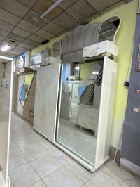 غرفه نوم صبغ حراري نضافه 80%100 !6 قطع سسعر 300 الف. 07502021356 وتساب...