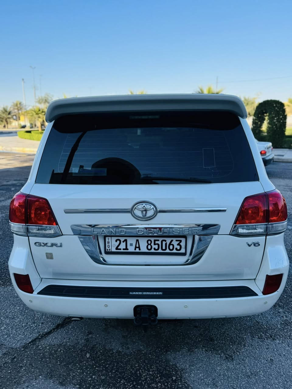 السلام عليكم
لاندكروز موديل 2011 بسمي
كفاله عامه كير ومحرك مامفتوحات شرط الفحص 
السياره جديده وجاهزه من داخل وخارج السونار موجود بالصور 
مكان السياره كربلاء المقدسة 
السعر355 
رقم الهاتف ***********
