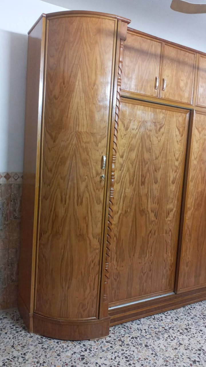 كنتور ملحق 6 ابواب صاج داخل وخارج صاج تزكام مستعمل والظهر جرجوبه ارتفاع مترين و50 سم عرض مترين و90 سم عمق 60 سم السعر 500 وبي مجال العنوان بغداد حي الإعلام سوق اميمه  حي الشباب نهايته الشارع فرع ماركت فريش موبايل عراقنا وتساب بي 
*********** 
***********
يوجدشد و توصيل غير مجاني داخل بغداد فقط
