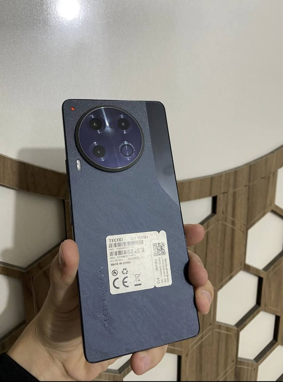 للبيع كامون 30برو ذاكره 256شاحنه 70واط يدوعم الذكاء الاصطناعي ببجي 90فريم ثلاث خيارات للشحن تيربو بصمه بشاشه جهاز راقي جديد استعمال شهرين السعر خاص علق واني اراسلك مكاني الرميثه اتصال***********
