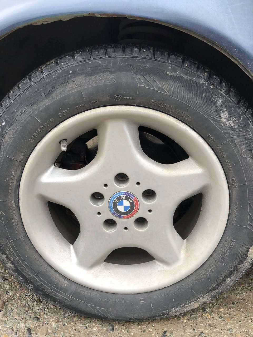 تایەو ویلی  95 زۆر خاوێنن نوێی بۆ گۆڕینەوە بەشەرتی تەقین و خواری  باقیم نیە تكایە    تێبینی: ویلەكان نەشۆراون پیسن  شوێن ڕانیە  ئەدمینی گوڵ❤️


**إذا كنت صاحب هذا الإعلان وتريد حذفه لأي سبب، رجاءا أرسل رسالة إلى الدعم الفني**