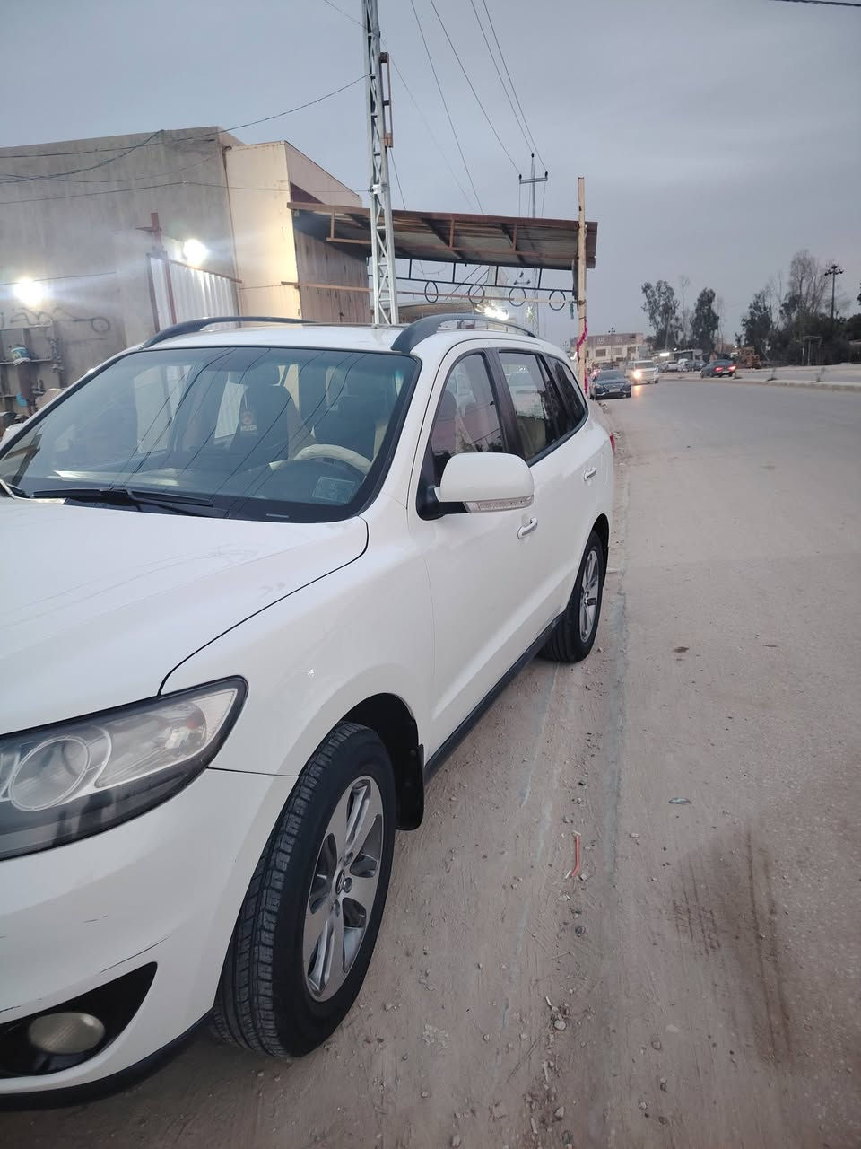 سلام عليكم عندي هاي السياره كفاله عامه موديل ١٢ رقم بغداد ٦ سلندر اتصال ***********
