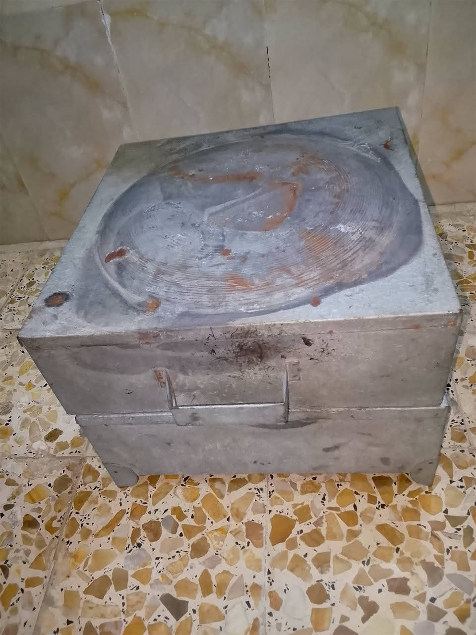 اغراض للبيع ابيعهن كلهن قيموهن بل يرضي الله وبعد عندي نواعم الاستفسار عله الرقم ***********

