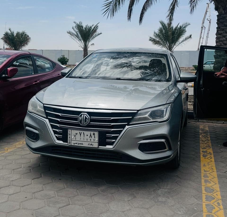 Mg 5 
موديل 2022 نص مواصفات
ماشية :90 ألف
تبديله دهن كله من شركه بانزين محسن فقط من الوكله لحد الان
بيه بارد بالجنطه و يحتاجله بارد بالجاملغ الخلفي 
سياره بيه شويه نقوصات حداديه  وطخات بسيطة
السعر : 93 وبيه مجال
عنوان :نجف 
رقم تواصل :***********
