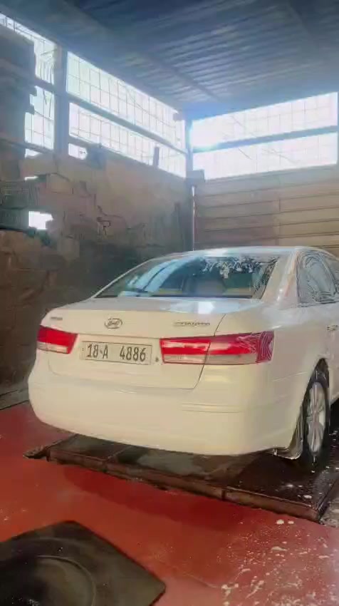 سلام عليكم سوناتا للبيع ٩ خليجي مكينه ٢٠٠٠ دوش كير مكينه مكفول رقم بابل جديد بسمي تحويل ثاني يوم هزه جديده سنويه لل ٣١  رقم مميز 
مكفوله من الحادث بيهه صبغ جاملغ ايمن ونص بنيد بس رش 
طخه مال دراجه  بيهه بارد قليل ينشاف بلعين 
مكاني بغداد مامتواجد عل نت السعر ١١٥ وبيهه مجال 
الهاتف ***********
