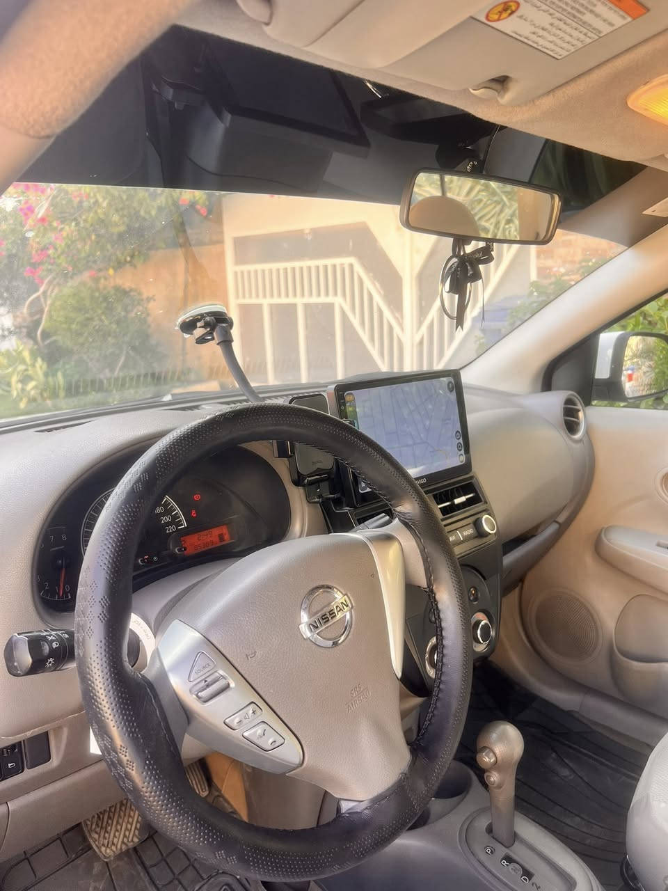 🚗 #للبيع_نيسان_صني_2021
السلام عليكم شباب.. للبيع، سيارة مال بيت وجاهزة من كلشي:
 النوع: نيسان سني (Nissan Sunny)
 الموديل: 2021 (بليتة زركة)
 المسافة المقطوعة: 85 ألف كم فقط
كير ومحرك مكفولات وبشرط الفحص 💯
 التبريد: ثلج ما شاء الله ❄️
 بيها بارد بسيط جداً، وتفاصيل السونار كاملة ومرفقة وية الصور بالمنشور.
💡 ملاحظات إضافية:
 السيارة جاهزة وما تحتاج أي مصاريف، شغل واطلع بيها.
 السعر : ١٠٩ .
📞 للتواصل والاستفسار:
(***********) أو المراسلة على وتساب .
مكان السيارة: (بغداد)
