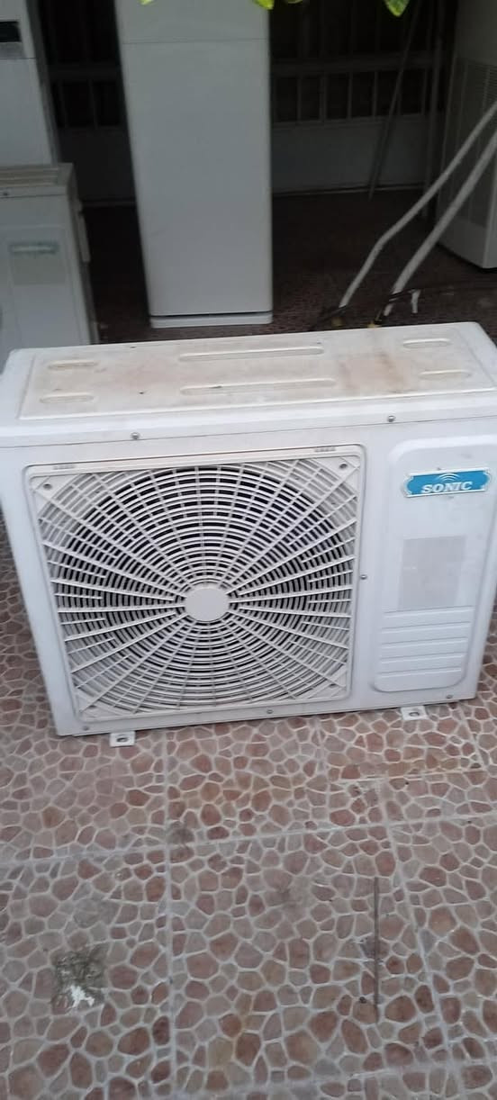 سبلت جنرال ثلاثه طن له ربع اخو الجديد مستخدم موسم واحد شغال سبلت سونك طنين او نص مستخدم موسم واحد كاملات كل خراضهن هذه رقمي *********** بي وات ساب

