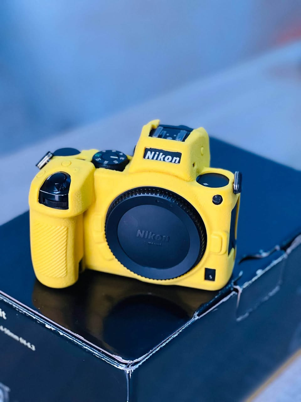 📸 للبيع عدة تصوير احترافية

🔹 Nikon Z5
🔹 Nikon 85mm f/1.8G
🔹 Nikon FTZ Adapter الأصلي
🔹 الكارتونات الأصلية كاملة

عدة ممتازة للمصورين، تنطيك جودة صورة احترافية وألوان رائعة، ومناسبة لتصوير:
✅ البورتريه
✅ الأعراس والمناسبات
✅ المجالس الحسينية
✅ الفيديو وصناعة المحتوى

العدسة 85mm من أفضل عدسات البورتريه بعزل جميل وحدّة عالية، مع أداء ممتاز بالإضاءة الضعيفة.

الكاميرا مستخدمة استخدام شخصي ومحافظ عليه، وجاهز للشغل مباشرة بدون أي ملاحظات.

📍 بغداد

للمهتمين أو لطلب صور أكثر، التواصل خاص.
او على الرقم *********** 
متواجد هاص وواتساب وعلى الخط
