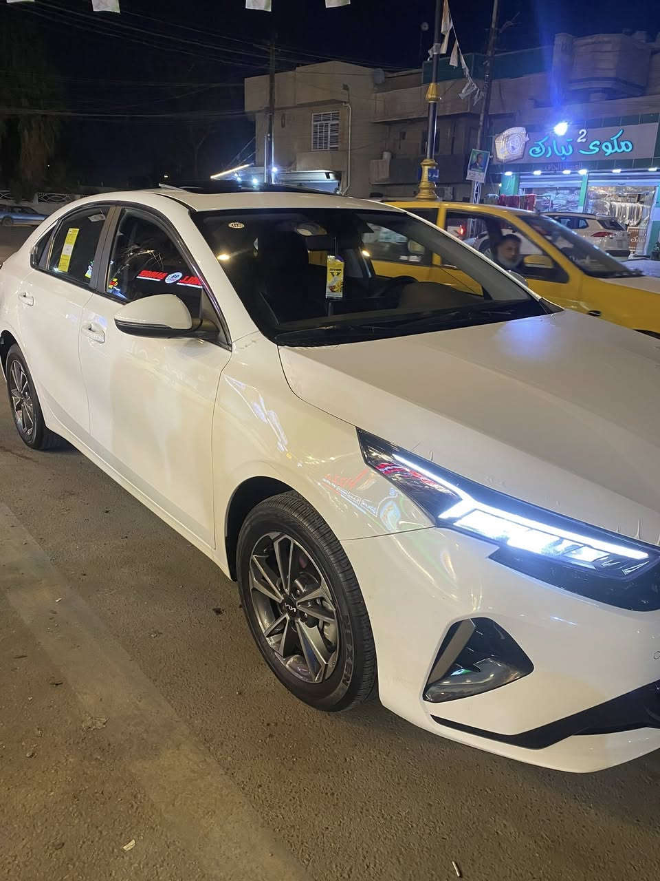 سلام عليكم اخوتي k3موديل ٢٠٢٤ ماشيه ٢٢   الف. سياره بيه باب سايق صبغ وربع دعاميه صبغ وبارد بل  بنيد كد صبعين داكه pDR. مامبين سياره بسمي مال بيت *********** السعر ١٣٦ وبيه مجال بسيط مكانه بغداد صليخ ال٦٠٠
