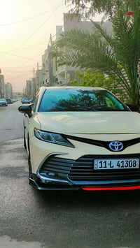 كامري2022 هايبرد  للبيع Hybrid🛡 مواصفاتها كشنات جلد شاشة كبيرة تحكمات ...