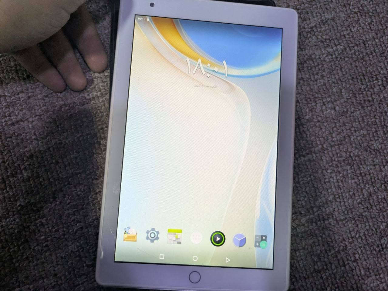 تابات 2 الاسود طافي ميشتغل والابيض مبي شي غير فطر صغير كلش و مماثر علئ ال شاشة او ال لمس بس معرفت شلون يكتك او هوا الجهاز ميكنك اليفيدة يدفعلنا بي سعر وياخدهن


**إذا كنت صاحب هذا الإعلان وتريد حذفه لأي سبب، رجاءا أرسل رسالة إلى الدعم الفني**