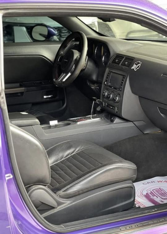 ل للبيع - دودج تشالنجر R/T موديل 2013 ر
* محرك HEMI 5.7 لتر - أداء رياضي وقوة أمريكية S
السيارة نظيفة جداً وبحالتها الأصلية !!
أبرز المواصفات:
﻿﻿فول مواصفات
﻿﻿فتحة سقف
﻿﻿حساسات خلفية
﻿﻿كشنات جلد مع تسخين (هيتر)
﻿﻿مرايا جانبية كهربائية مع هيتر
﻿﻿صبغ فقط "ربع الجامبر الخلفي" والباقي وكالة
﻿﻿مكينة، كير، تبريد ثلج - كلشي جاهز وجاهزة للنقل ملاحضه السياره تحتاج دعاميه اماميه مالته موجده يرادله صبغه فقط
مكلف بل نشر هذه رقم صاحبه.            ((***********))
